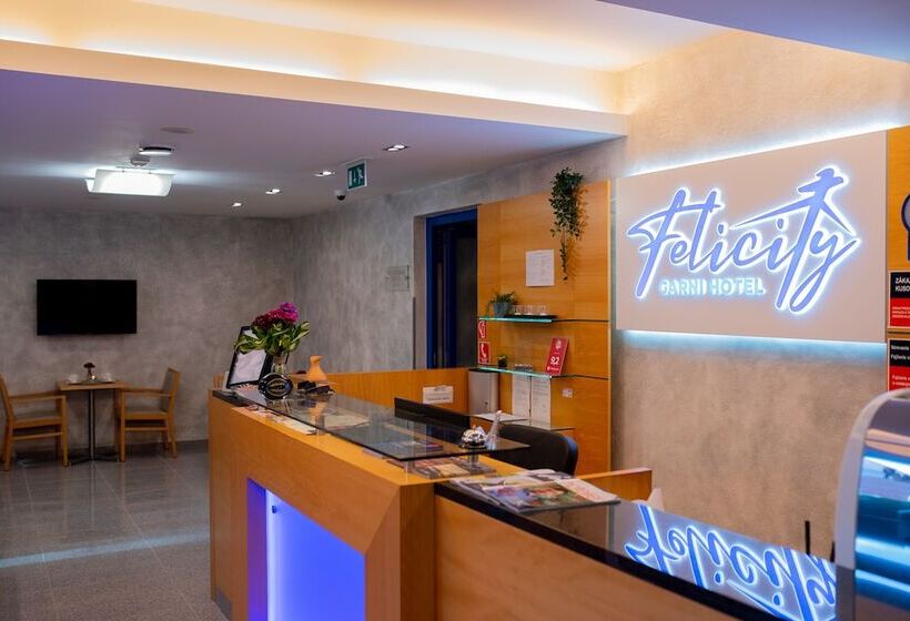 هتل Felicity Garni