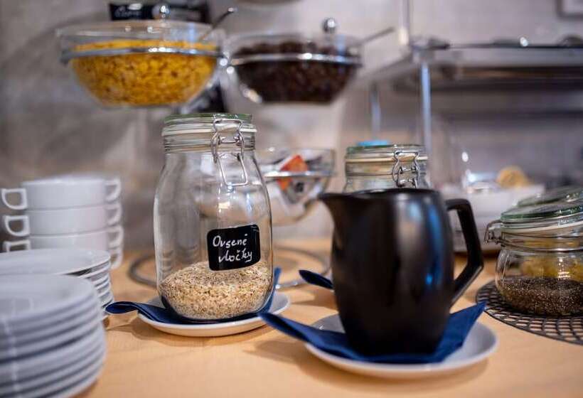 هتل Felicity Garni