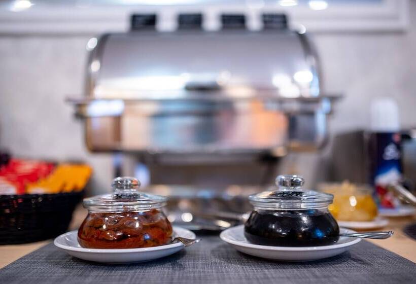 هتل Felicity Garni