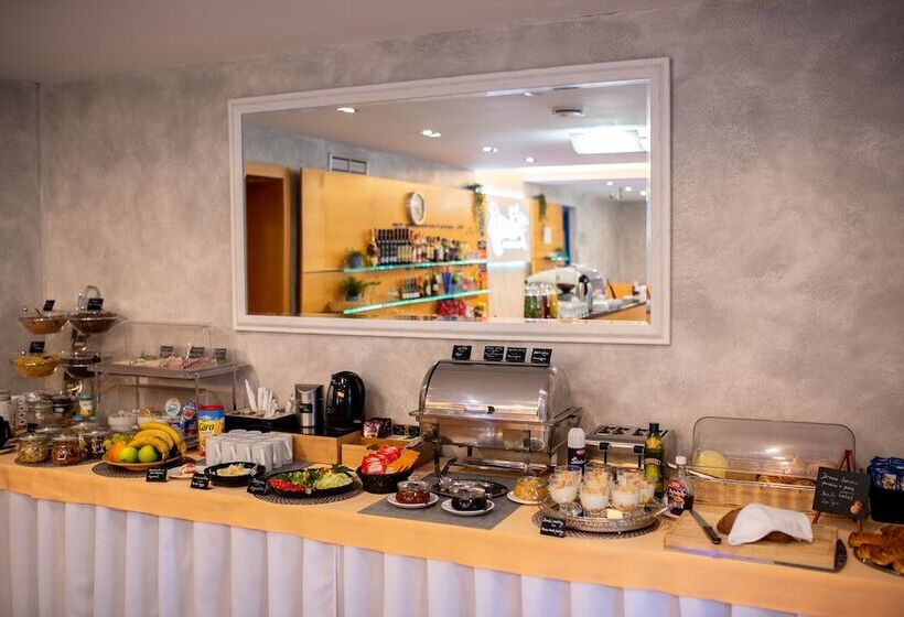 هتل Felicity Garni