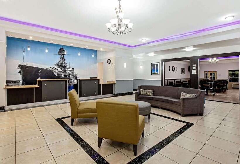 Отель La Quinta By Wyndham Deer Park