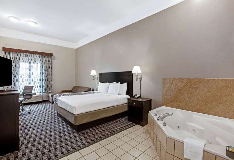 Отель La Quinta By Wyndham Deer Park