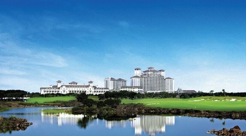 בית מלון כפרי Mission Hills Resort Haikou