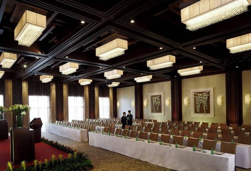 בית מלון כפרי Mission Hills Resort Haikou