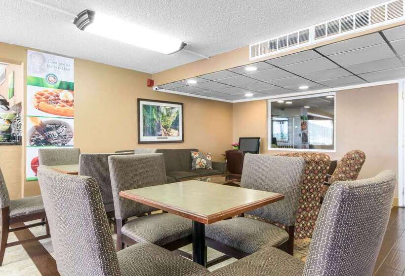 Отель Quality Inn & Suites