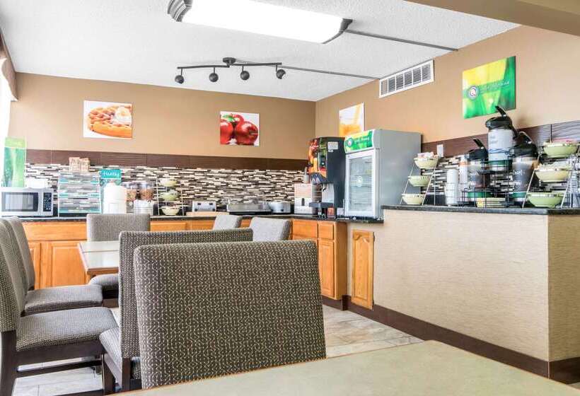 Отель Quality Inn & Suites