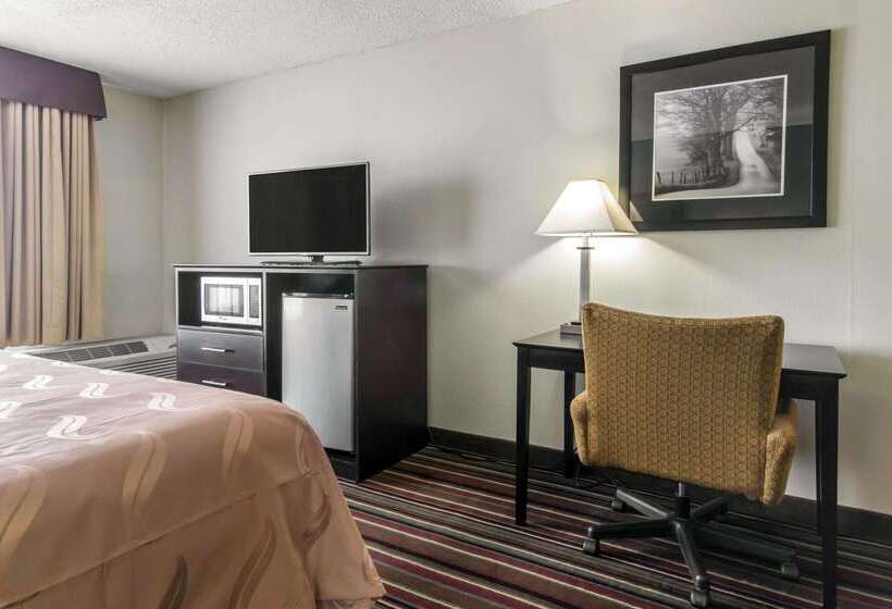 Отель Quality Inn & Suites