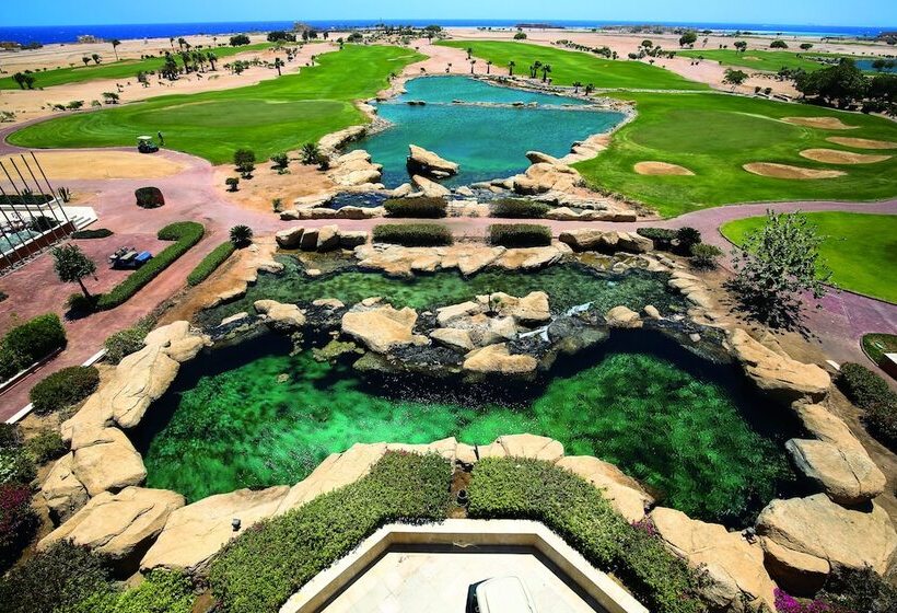 فندق Robinson Soma Bay