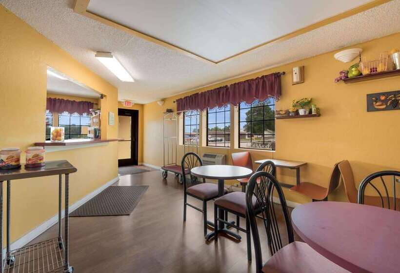 Отель Rodeway Inn