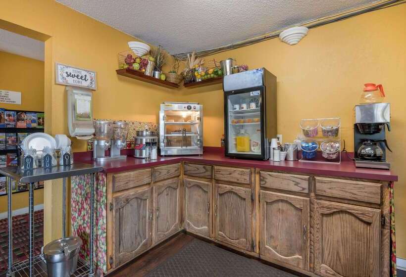 Отель Rodeway Inn