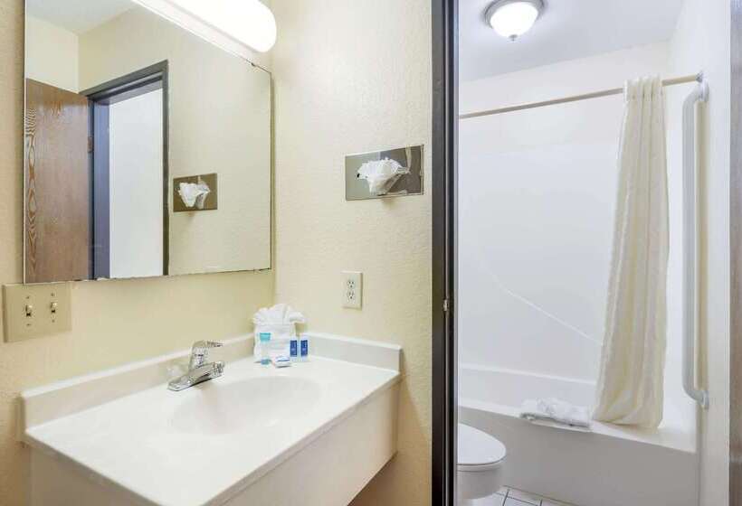 Отель Rodeway Inn