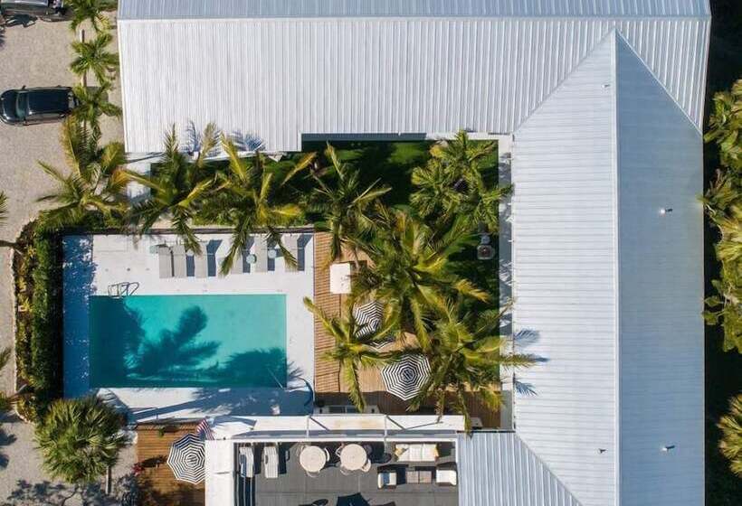 فندق Seaspray Surf Lodge