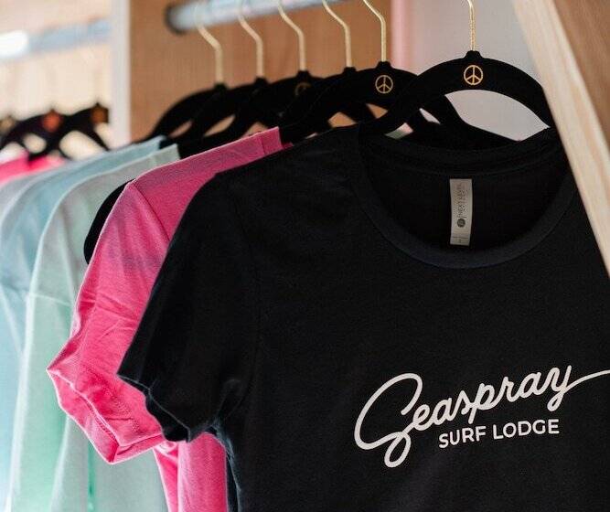 فندق Seaspray Surf Lodge