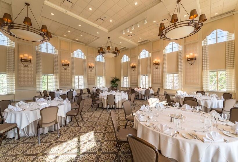 Отель The Glen Club