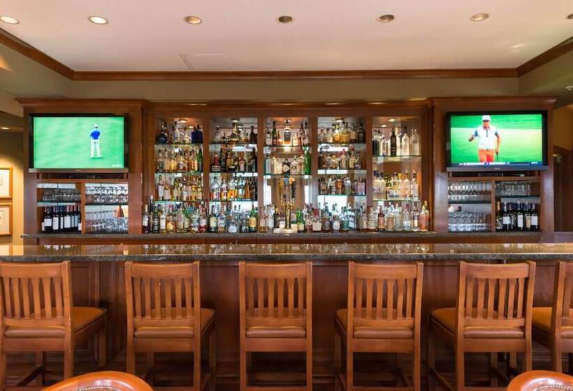 Отель The Glen Club