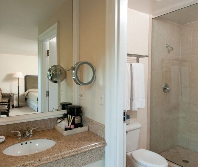 Отель The Glen Club