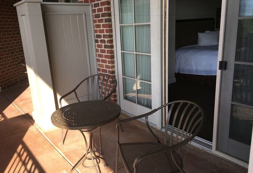 Отель The Glen Club