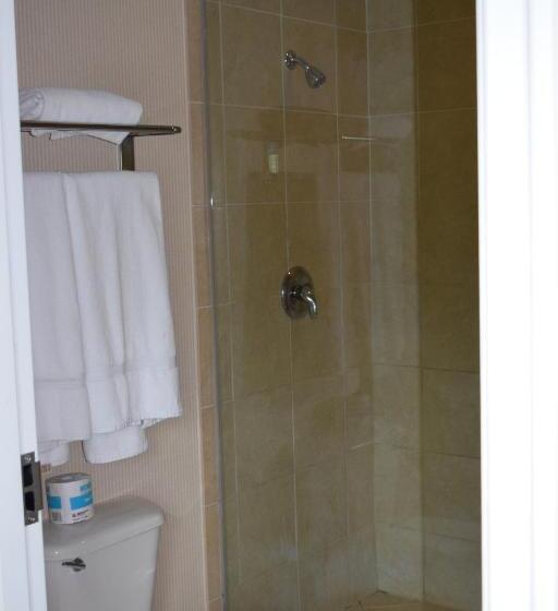 Отель The Glen Club