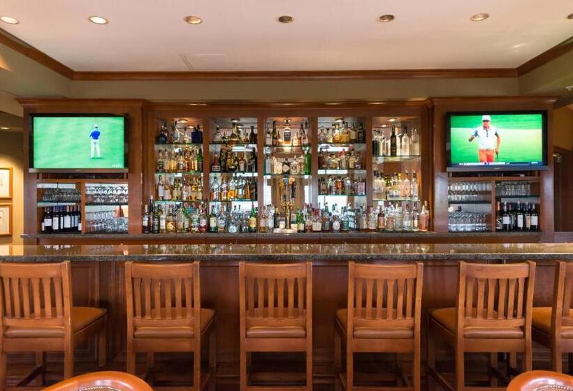 Отель The Glen Club