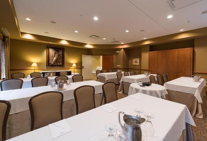 Отель The Glen Club