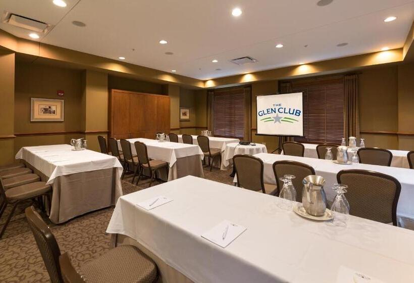 Отель The Glen Club