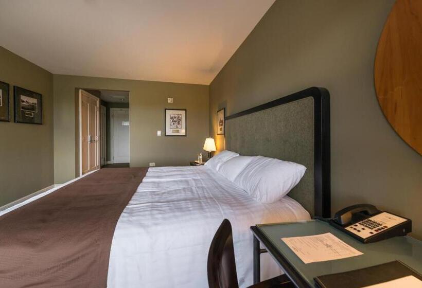 Отель The Glen Club