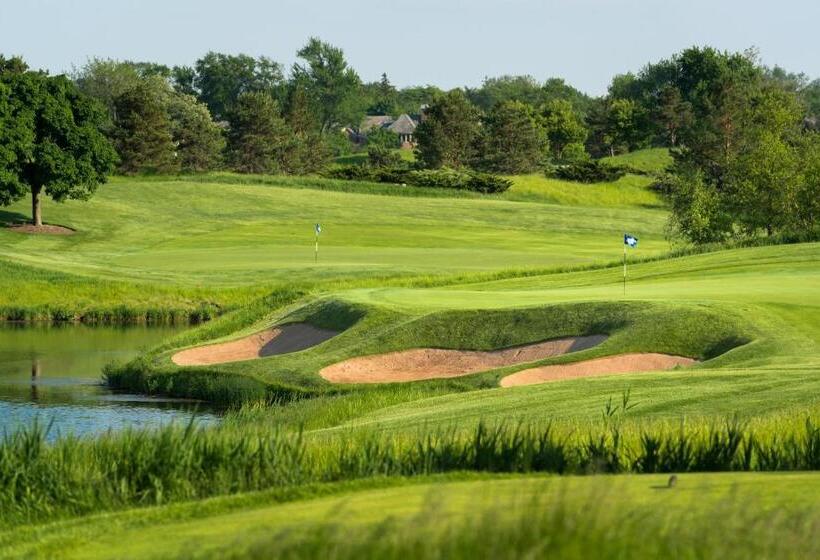 Отель The Glen Club