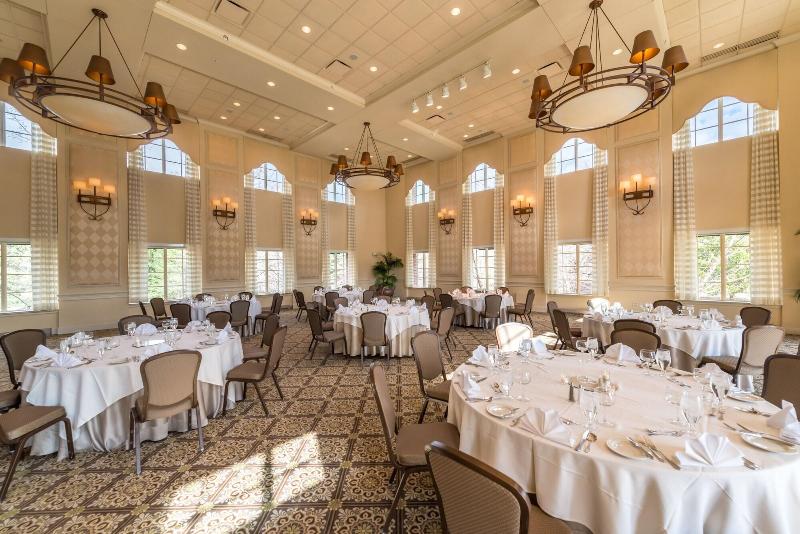 Отель The Glen Club