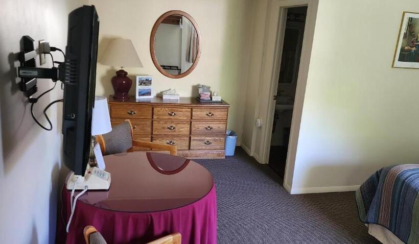 فندق Wilson Lake Inn