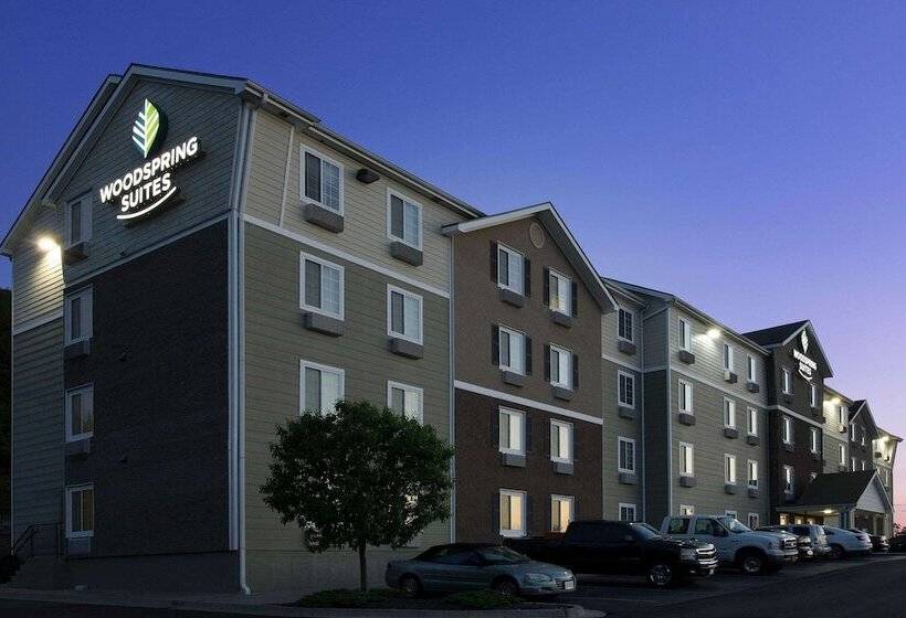 فندق Woodspring Suites Kansas City Mission