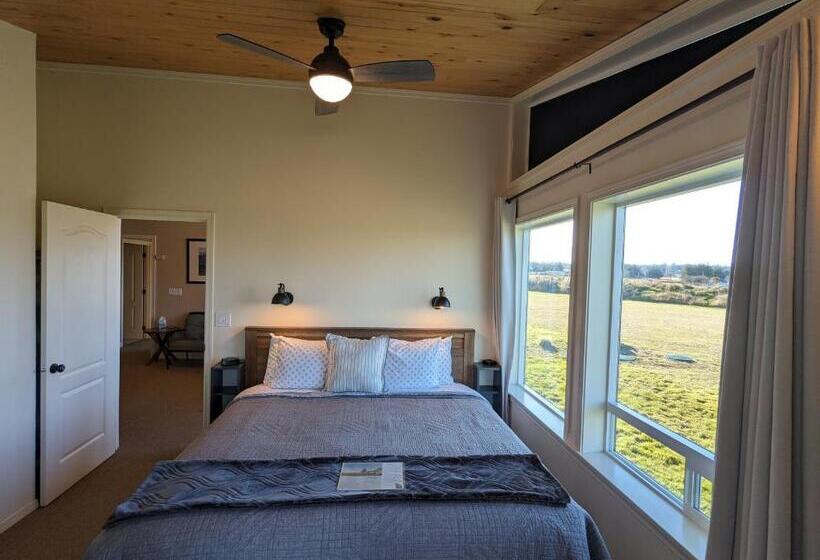 Juan De Fuca Cottages