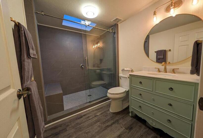 Juan De Fuca Cottages