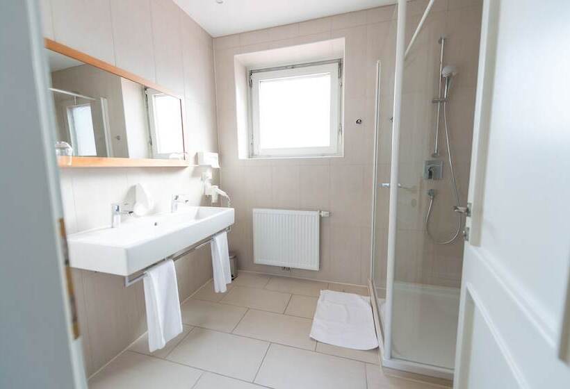 膳宿费 Restaurant Bistro Raffel