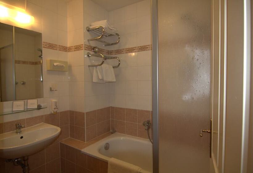 Suite Hotel 900 M Zur Oper