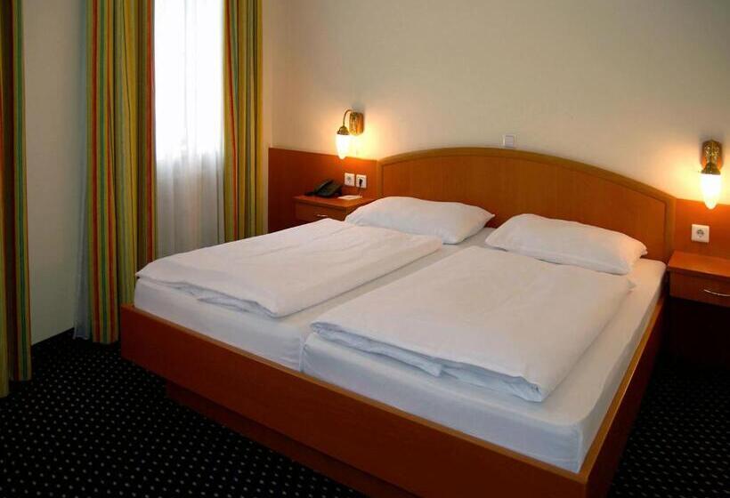 Suite Hotel 900 M Zur Oper