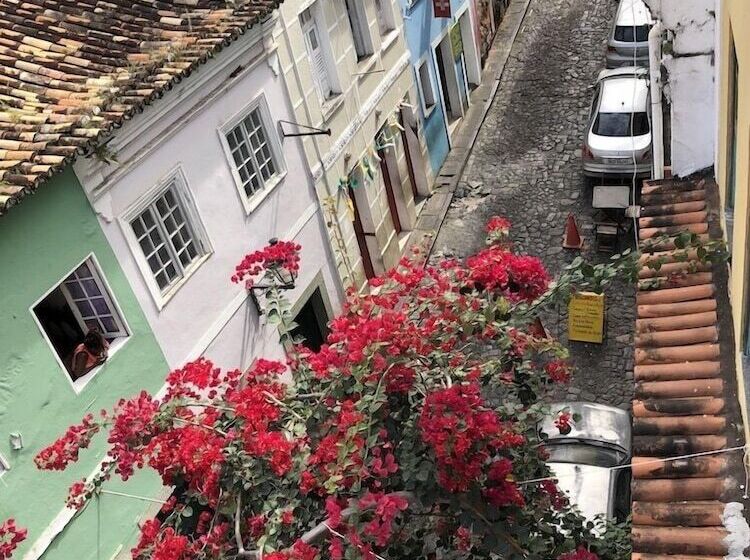 Tamboleiros Hotel & Hostel