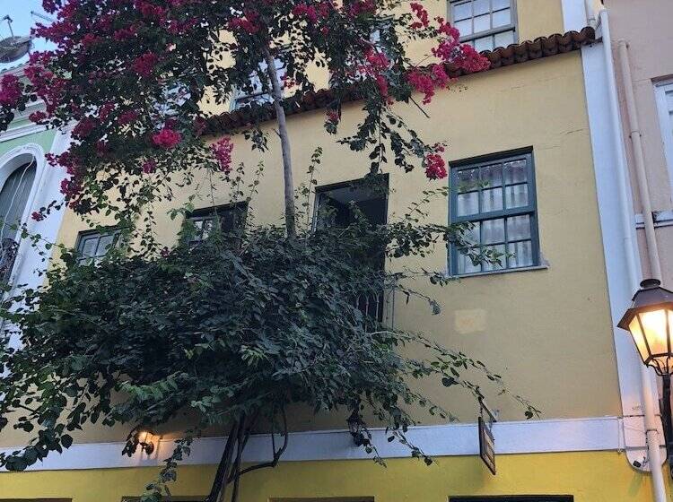 Tamboleiros Hotel & Hostel