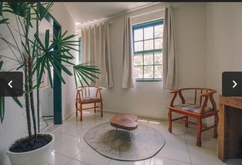 Tamboleiros Hotel & Hostel