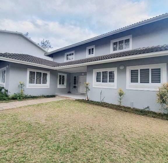 Adam Legacy Beach Villa, Tinley Manor