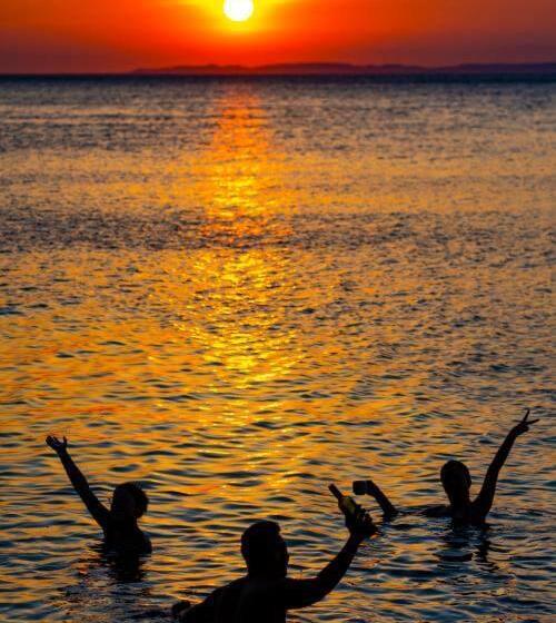 הוסטל The Pod Mabini