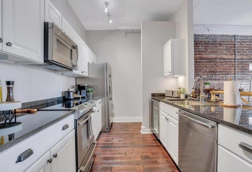 Broughton Street Bungalow   Steps To Everything