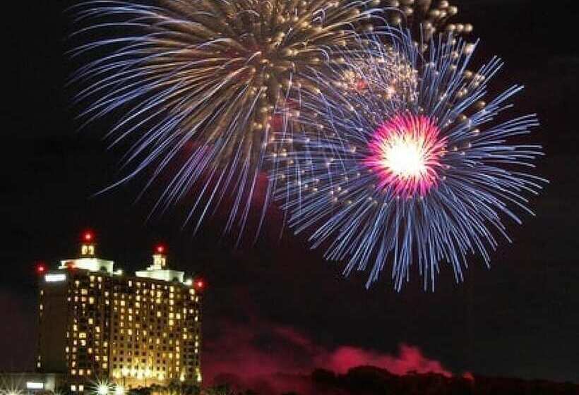 Broughton Street Bungalow Steps To Everything