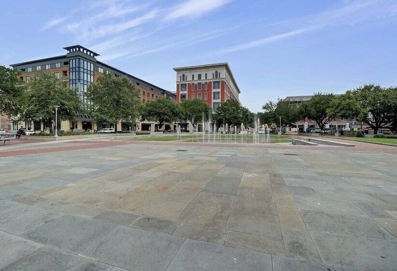 Broughton Street Bungalow Steps To Everything