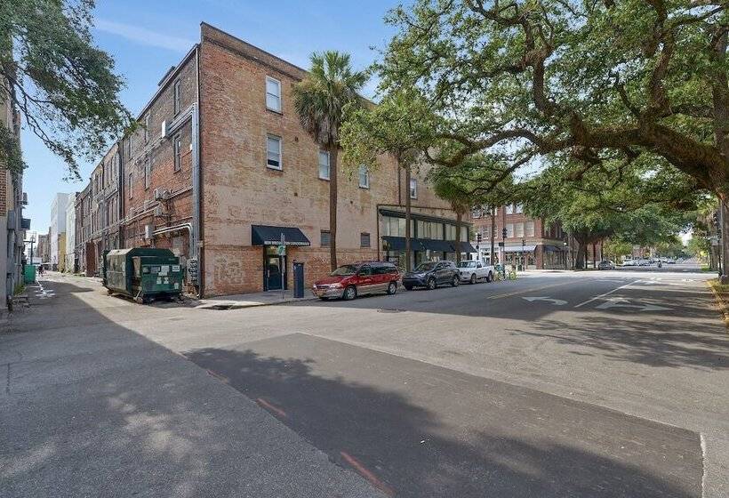 Broughton Street Bungalow Steps To Everything