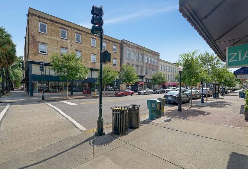 Broughton Street Bungalow Steps To Everything