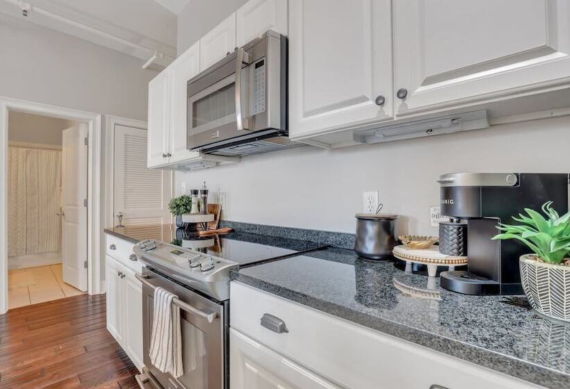 Broughton Street Bungalow   Steps To Everything