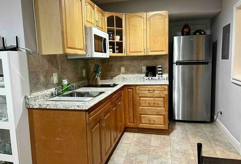 Casita, King Bd/sofa Bd/bth/kitch/netflix Disney+