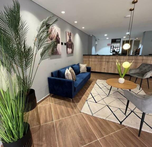 هتل California City