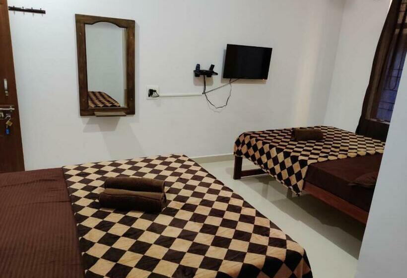 ホテル Prakash Holiday Inn