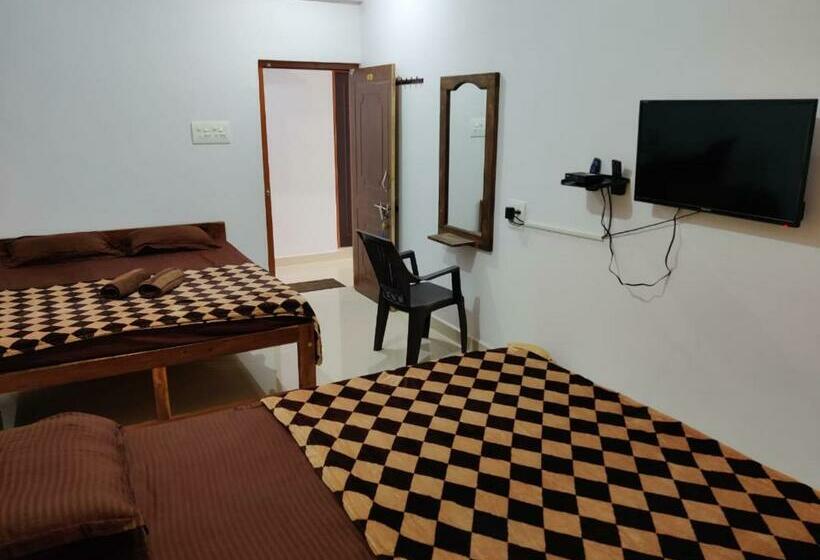 ホテル Prakash Holiday Inn